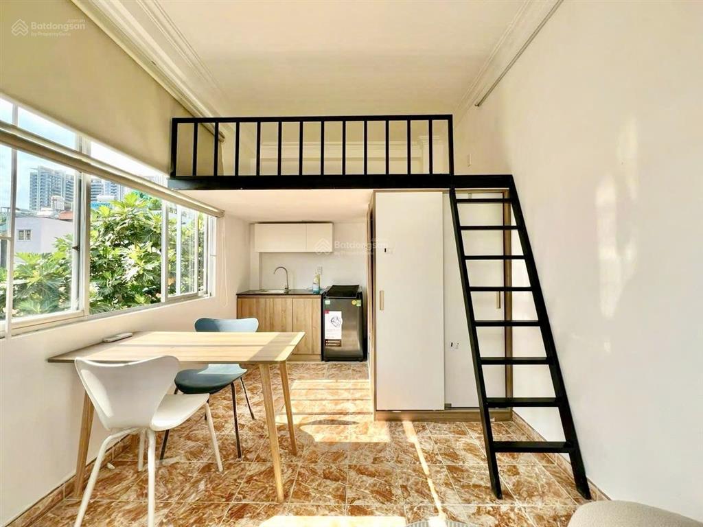 Duplex ban công máy giặt riêng dt lớngiá sv ngay vạn hạnh mall,hà đô,đh hsu,bku,ueh, huflit q10