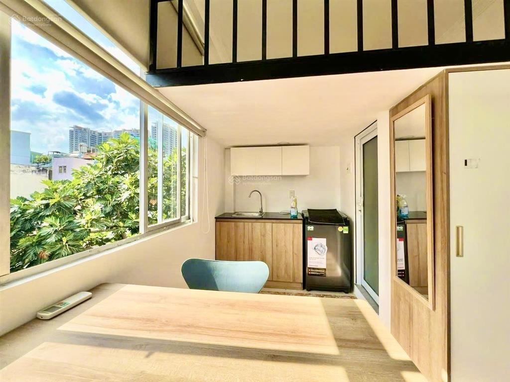 Duplex ban công máy giặt riêng dt lớngiá sv ngay vạn hạnh mall,hà đô,đh hsu,bku,ueh, huflit q10