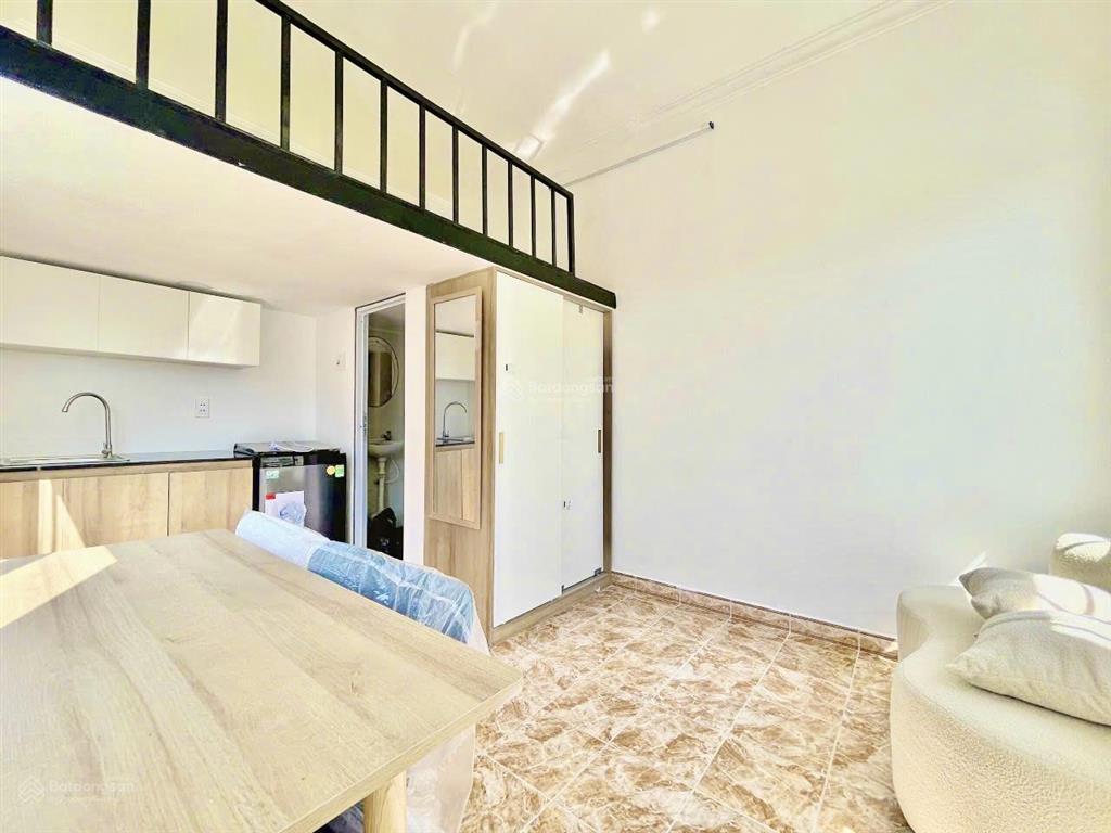 Duplex ban công máy giặt riêng dt lớngiá sv ngay vạn hạnh mall,hà đô,đh hsu,bku,ueh, huflit q10