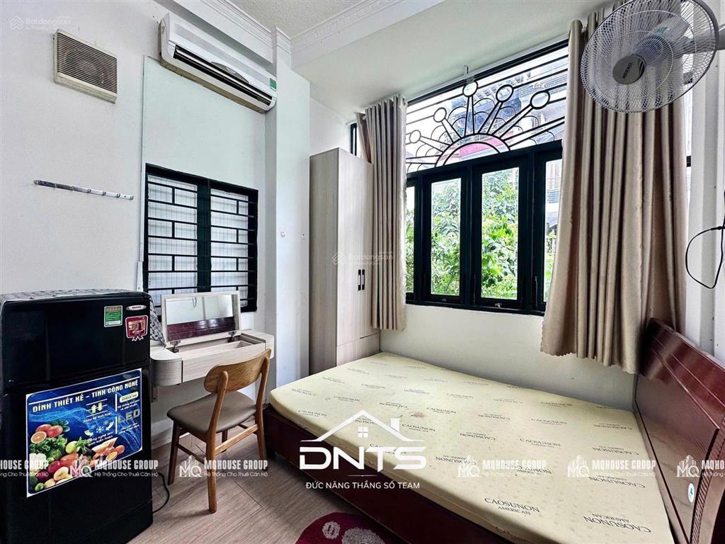 Căn hộ 2 phòng ngủ ban côngmáy giặt riêng ngay cầu lê văn sỹ,bờ kè,vx dân chủ, ueh,hsu,huflit,bku