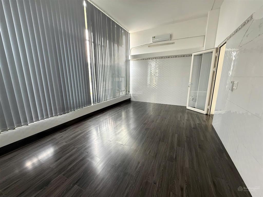 Cho thuê sàn 70m2 giá 22 triệu/tháng.  0906 661 ***