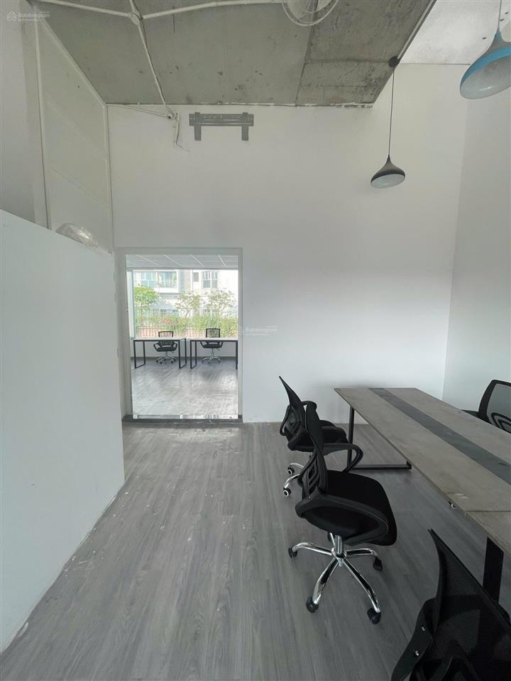 Cho thuê tầng 5 giá 30 triệu/tháng