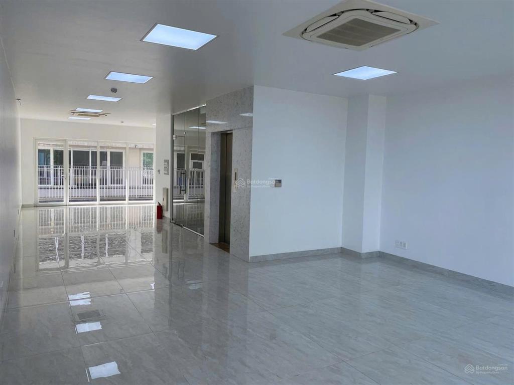 Cho thuê trệt saritown đường b4 giá 45 triệu/tháng