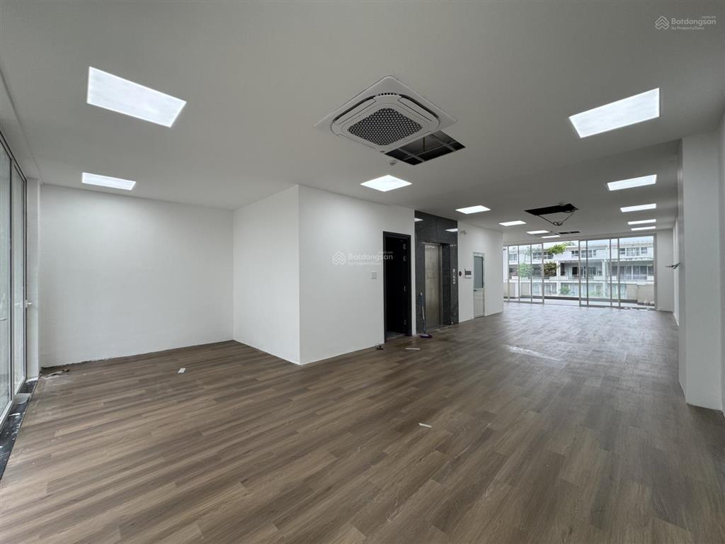 Chính chủ cho thuê tầng 1 và tầng 2 số 58 nguyễn cơ thạch, giá 55 triệu, diện tích 110m2
