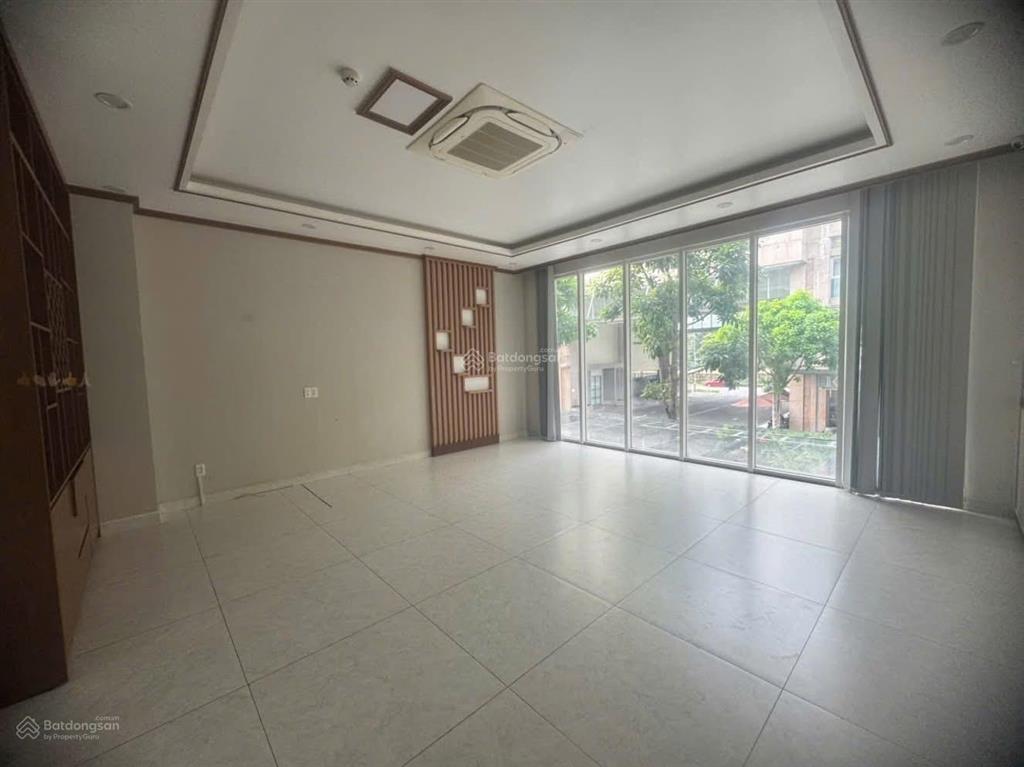 Cho thuê tầng 1 mặt tiền giá 32 triệu/th