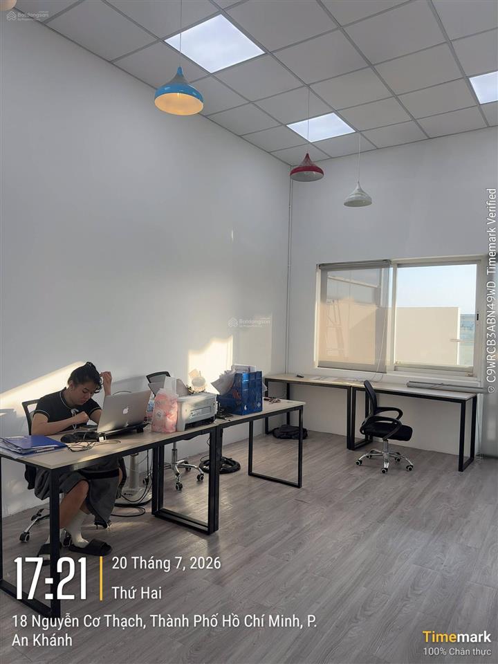 Cho thuê tầng 5 căn 20 nguyễn cơ thạch