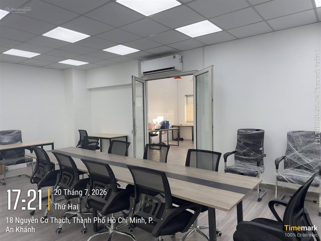 Cho thuê tầng 5 căn 20 nguyễn cơ thạch