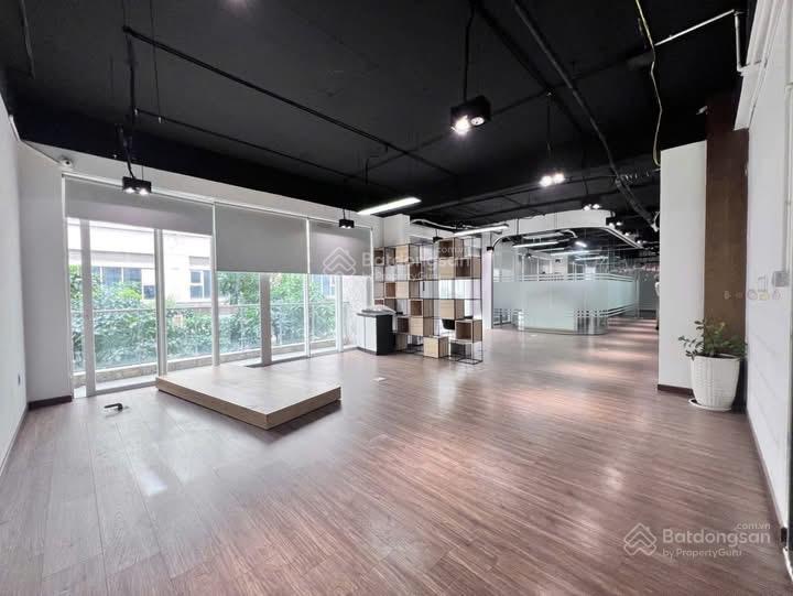 Cho thuê nguyên căn nguyễn cơ thạch giá 9000$