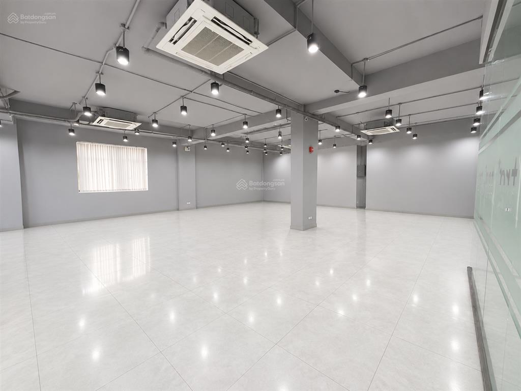 Cho thuê nguyên căn nguyễn cơ thạch giá 9000$