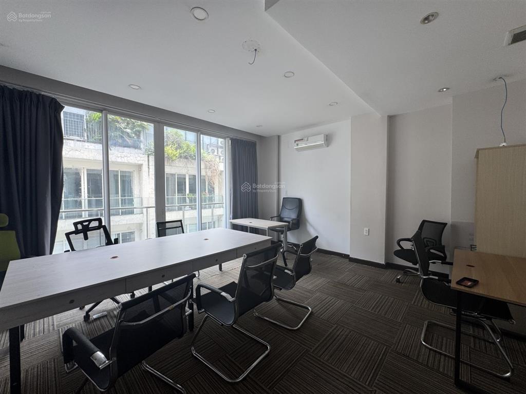 Cho thuê lầu 2 giá 20tr/tháng.  0906 661 ***