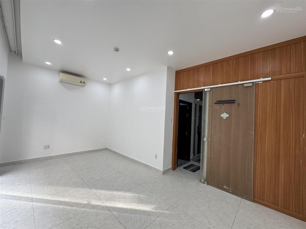 Cho thuê lầu 1 giá 15tr/tháng.  0906 661 ***