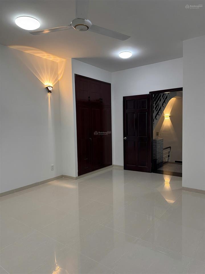 Cho thuê nhà riêng 72 s5, 30 triệu, sd gần 300m2, 4pn + 5wc + 3 tầng, đẹp, nhiều tiện ích