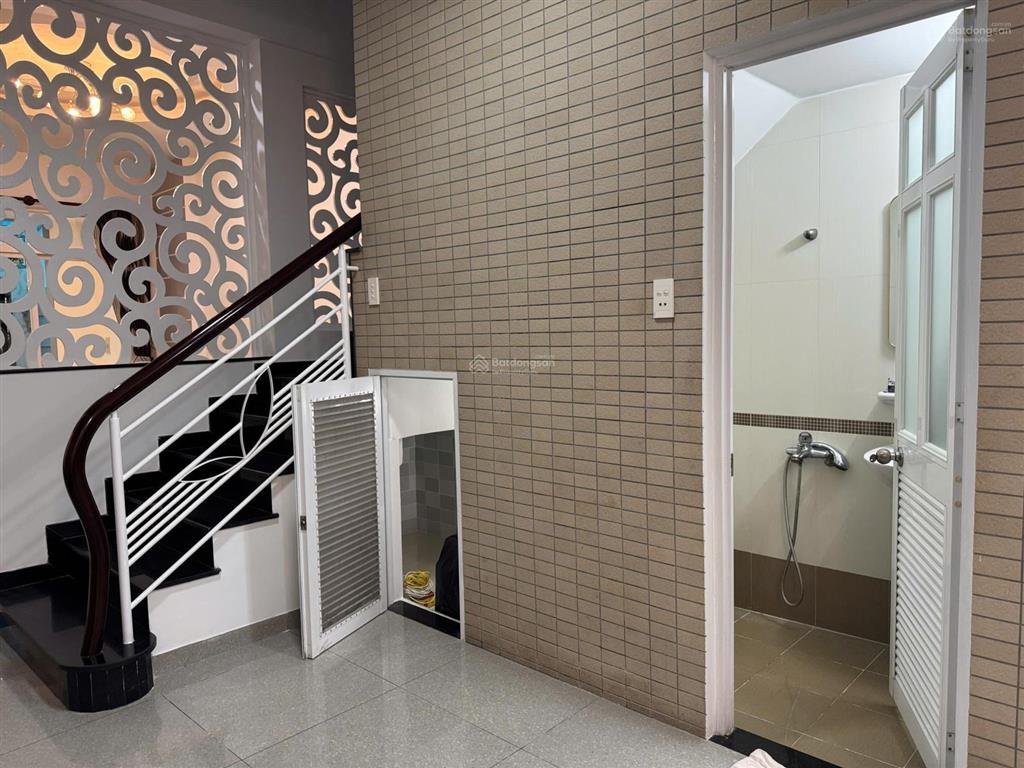 Cho thuê nhà riêng 72 s5, 30 triệu, sd gần 300m2, 4pn + 5wc + 3 tầng, đẹp, nhiều tiện ích