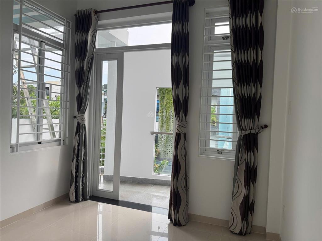 Cho thuê nhà riêng 72 s5, 30 triệu, sd gần 300m2, 4pn + 5wc + 3 tầng, đẹp, nhiều tiện ích