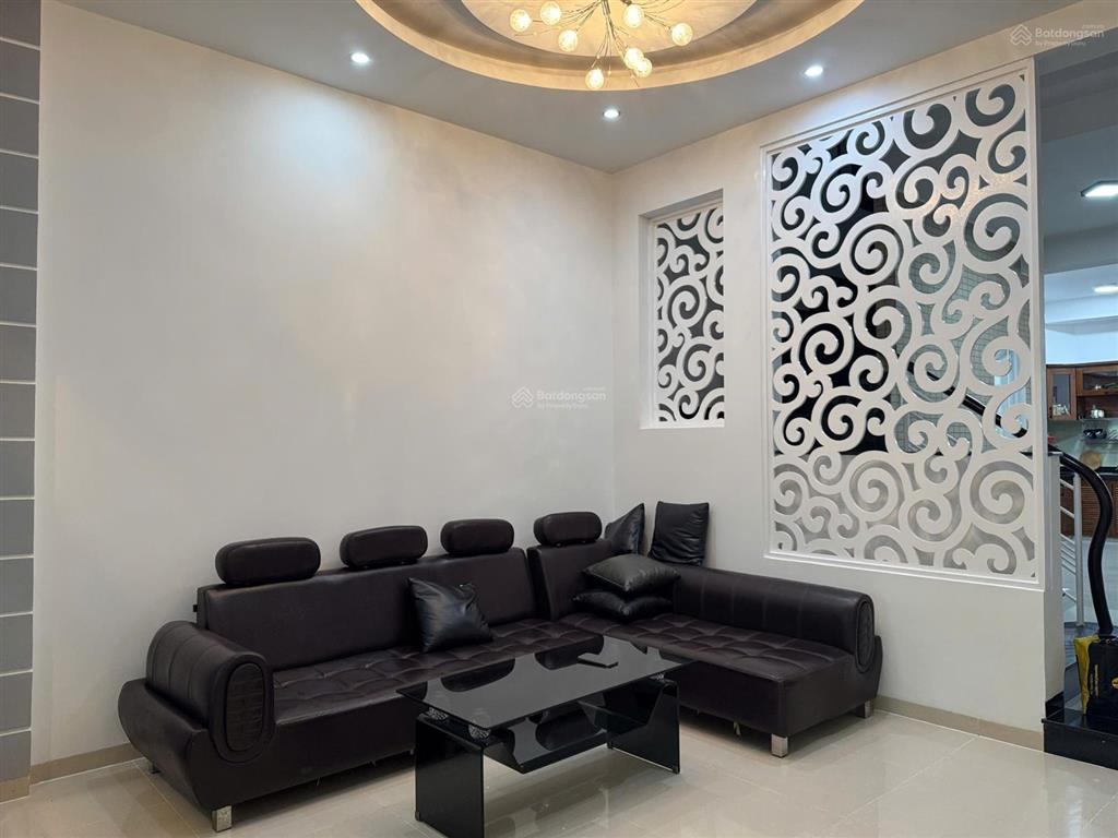 Cho thuê nhà riêng 72 s5, 30 triệu, sd gần 300m2, 4pn + 5wc + 3 tầng, đẹp, nhiều tiện ích