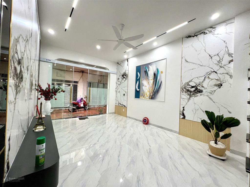 Chính chủ bán căn nhà ngõ chợ hàng.dt 50,1m2