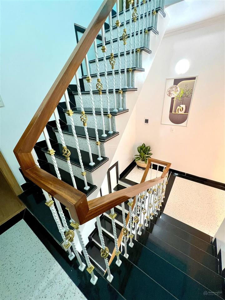 Chính chủ bán căn nhà ngõ chợ hàng.dt 50,1m2