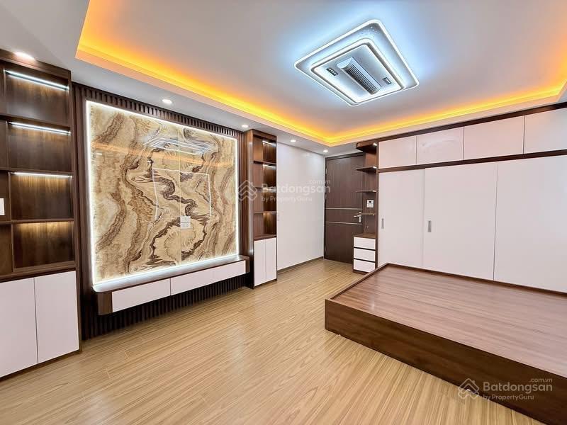 Hoàng liệt, chỉ 8.9 tỷ dt35m x 6t thang máy  ô tô đỗ cửa