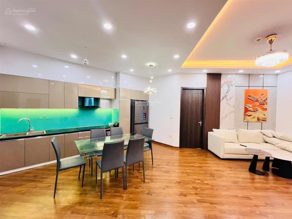 Hiếm! căn góc 3pn tầng trung m3m4 nguyễn chí thanh  view ngã 4  giá 10.2 tỷ