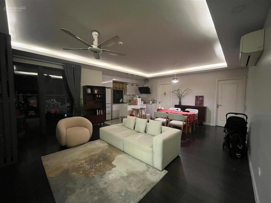10.6 tỷ lô góc 104m imperia sky garden  3pn full đồ  sẵn slot ô tô  sổ đỏ cất két