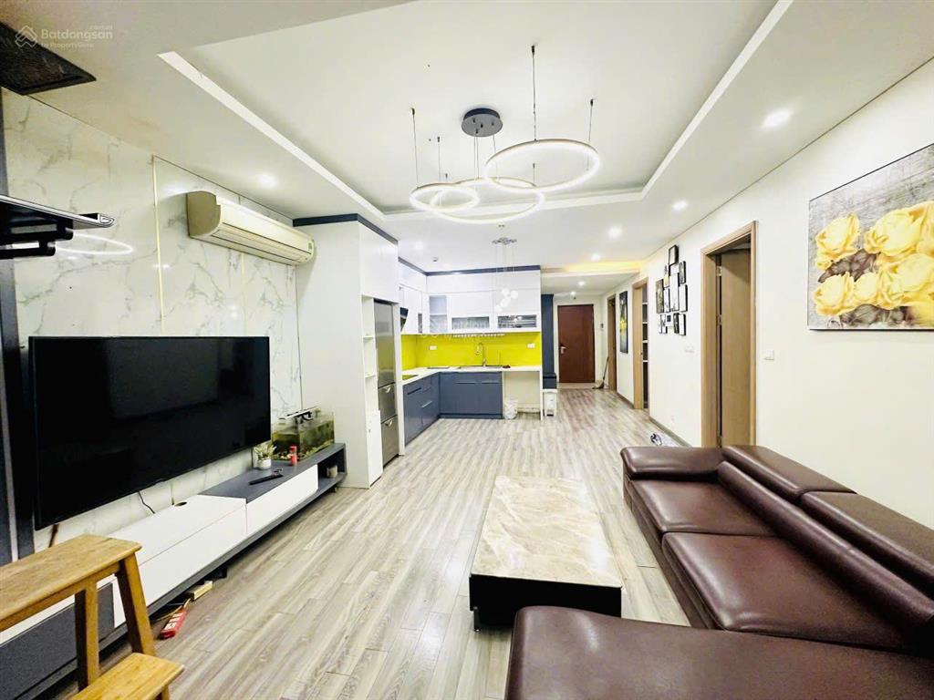 Cho thuê căn hộ 2 phòng ngủ tại thanh xuân, full nội thất mới, sẵn slot ô tô. giá 15tr/tháng