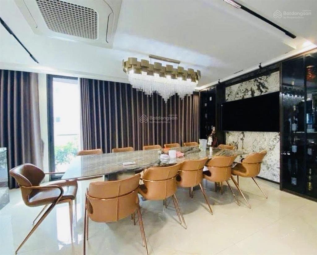Chính chủ bán căn nhà trung tâm hai bà trưng, 5tầng, nhà mới, có thang máy, căn góc.  0867 711 ***
