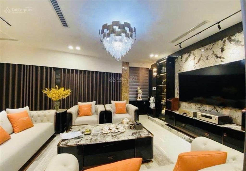 Chính chủ bán căn nhà trung tâm hai bà trưng, 5tầng, nhà mới, có thang máy, căn góc.  0867 711 ***