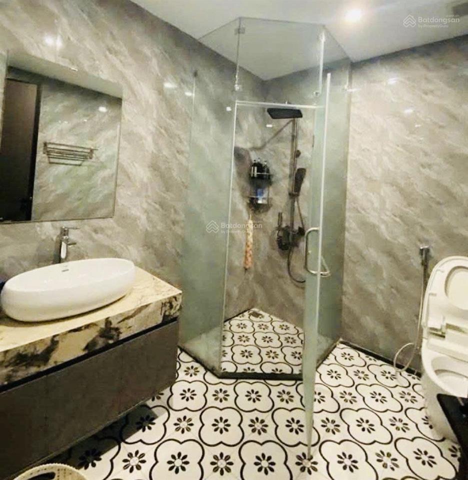 Chính chủ bán căn nhà trung tâm hai bà trưng, 5tầng, nhà mới, có thang máy, căn góc.  0867 711 ***