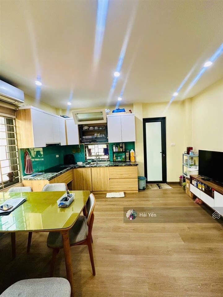 Bán nhà riêng hai bà trưng, căn góc, 3 thoáng, 5 tầng x 35m², thang máy, sẵn sổ.  0867 711 ***