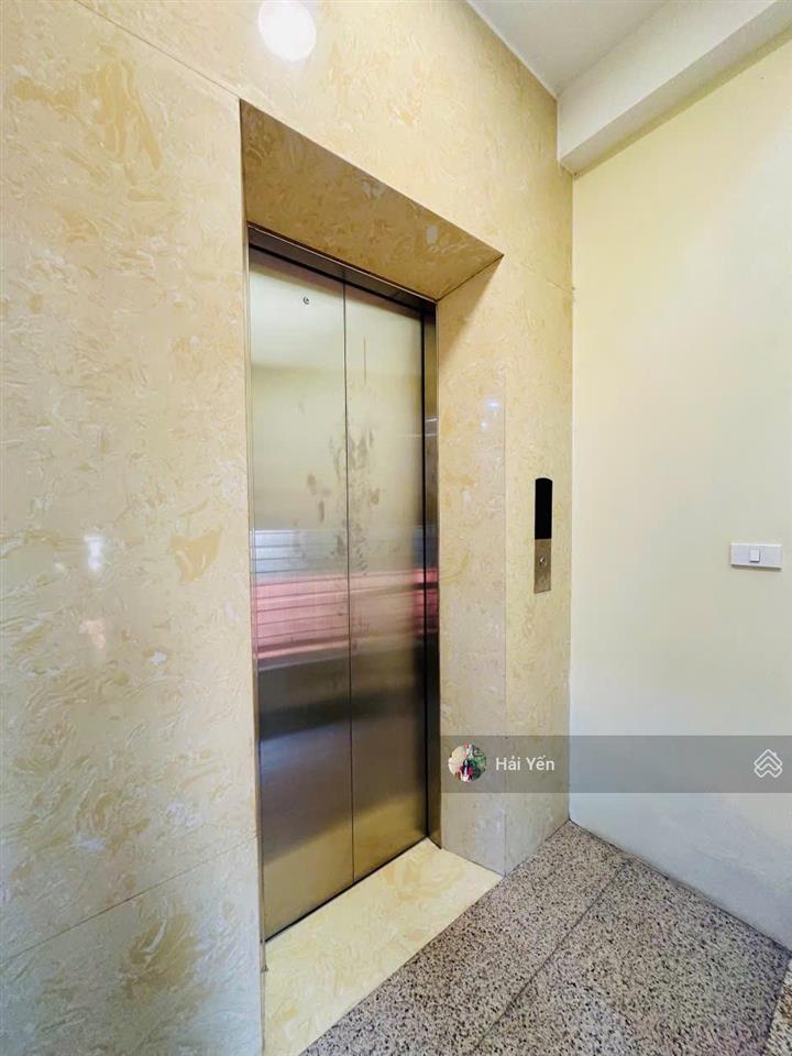 Bán nhà riêng hai bà trưng, căn góc, 3 thoáng, 5 tầng x 35m², thang máy, sẵn sổ.  0867 711 ***