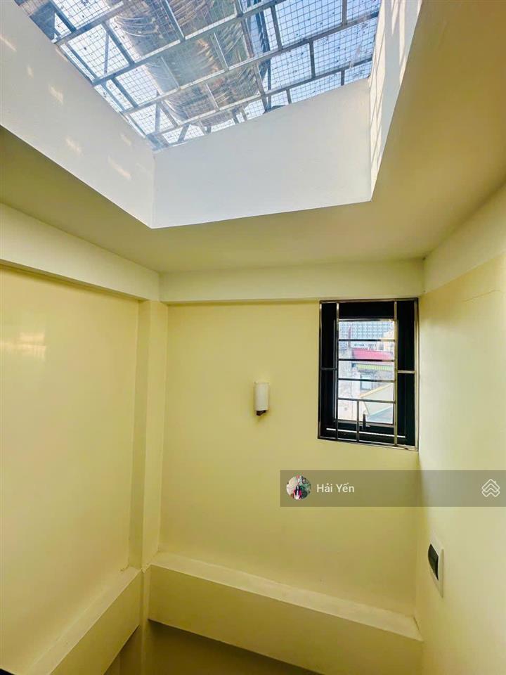Bán nhà riêng hai bà trưng, căn góc, 3 thoáng, 5 tầng x 35m², thang máy, sẵn sổ.  0867 711 ***