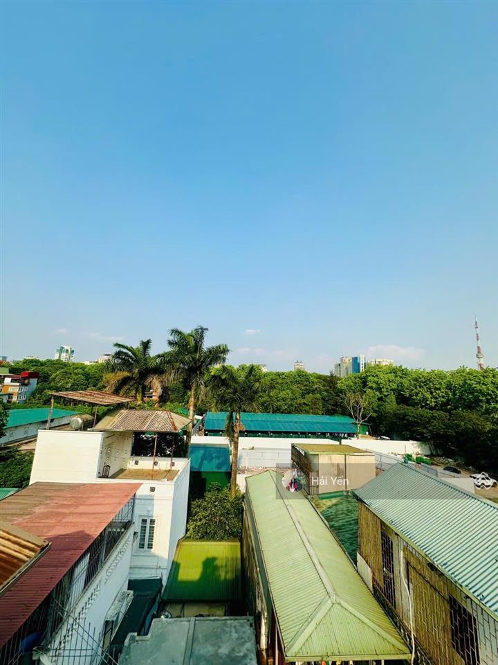 Bán nhà riêng hai bà trưng, căn góc, 3 thoáng, 5 tầng x 35m², thang máy, sẵn sổ.  0867 711 ***