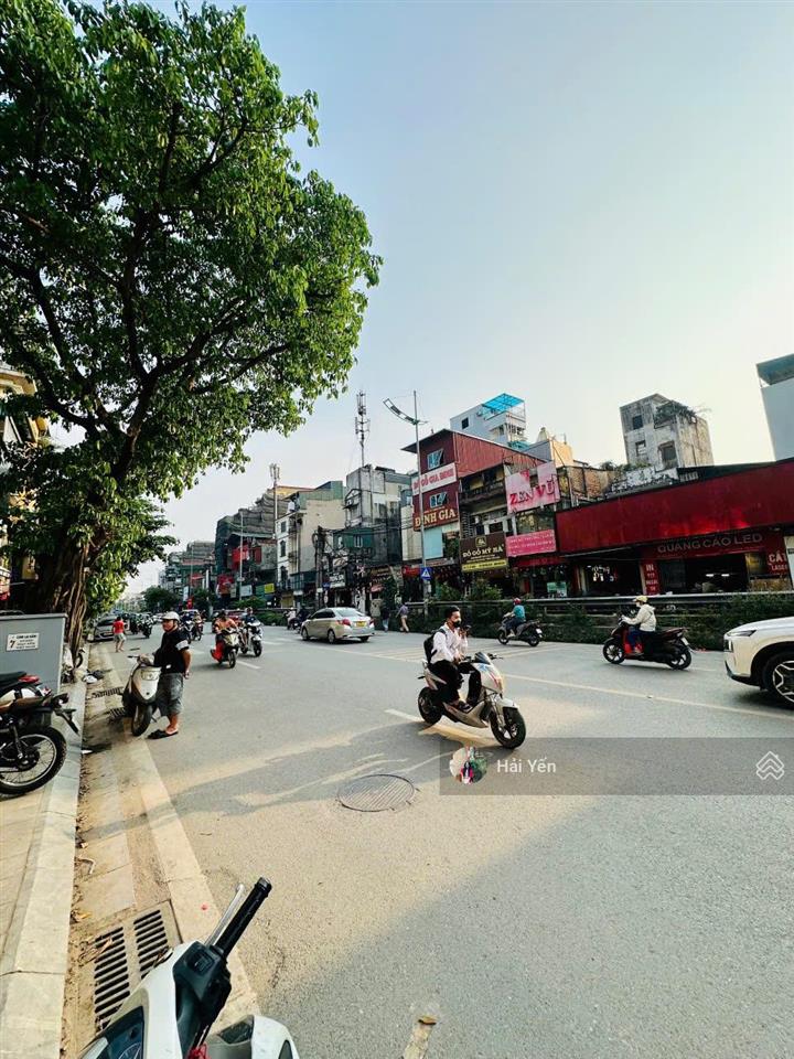 Nhà mới hai bà trưng! bán nhà riêng 5 tầngx32m2, thang máy, lô góc, 1 nhà ra phố. giá chỉ 9,x tỷ