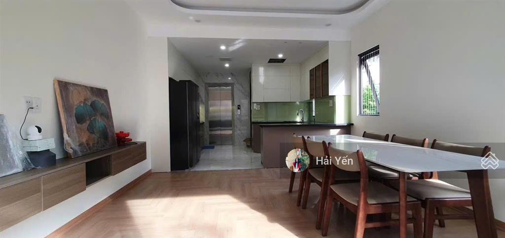 Nhà mới hai bà trưng! bán nhà riêng 5 tầngx32m2, thang máy, lô góc, 1 nhà ra phố. giá chỉ 9,x tỷ