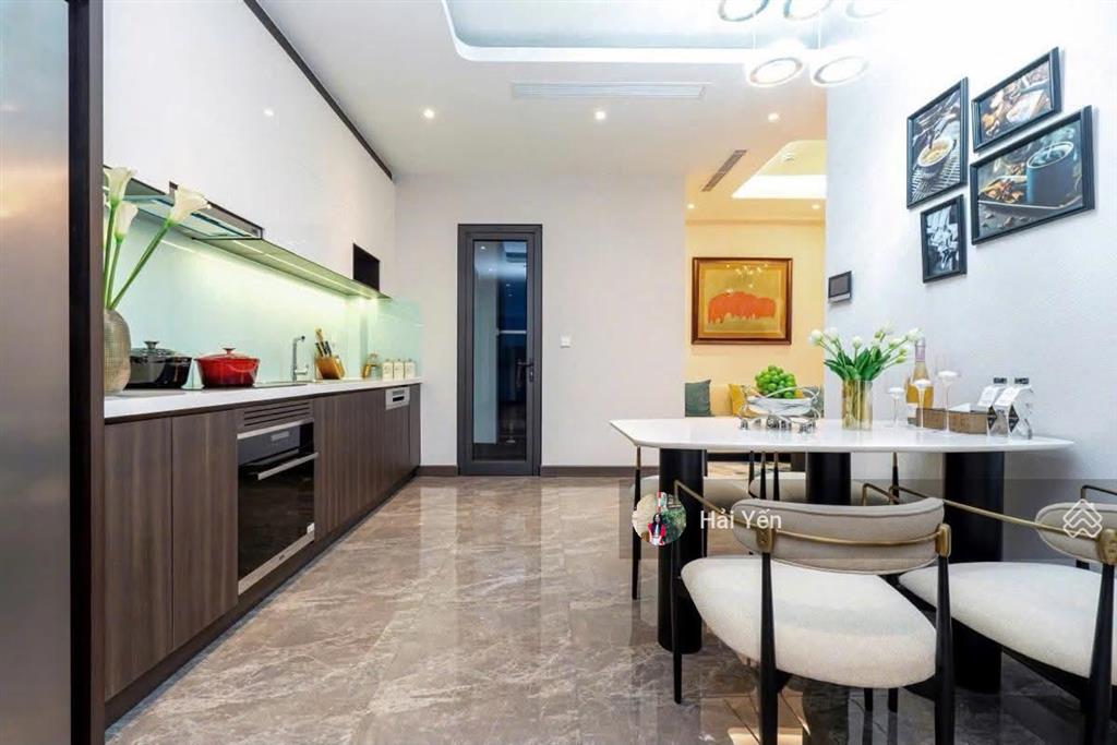 Căn hộ cc đẳng cấp khách sạn 5 sao tại đống đa, 3 phòng ngủ, full nội thất, sẵn sổ, nhỉnh 10 tỷ.