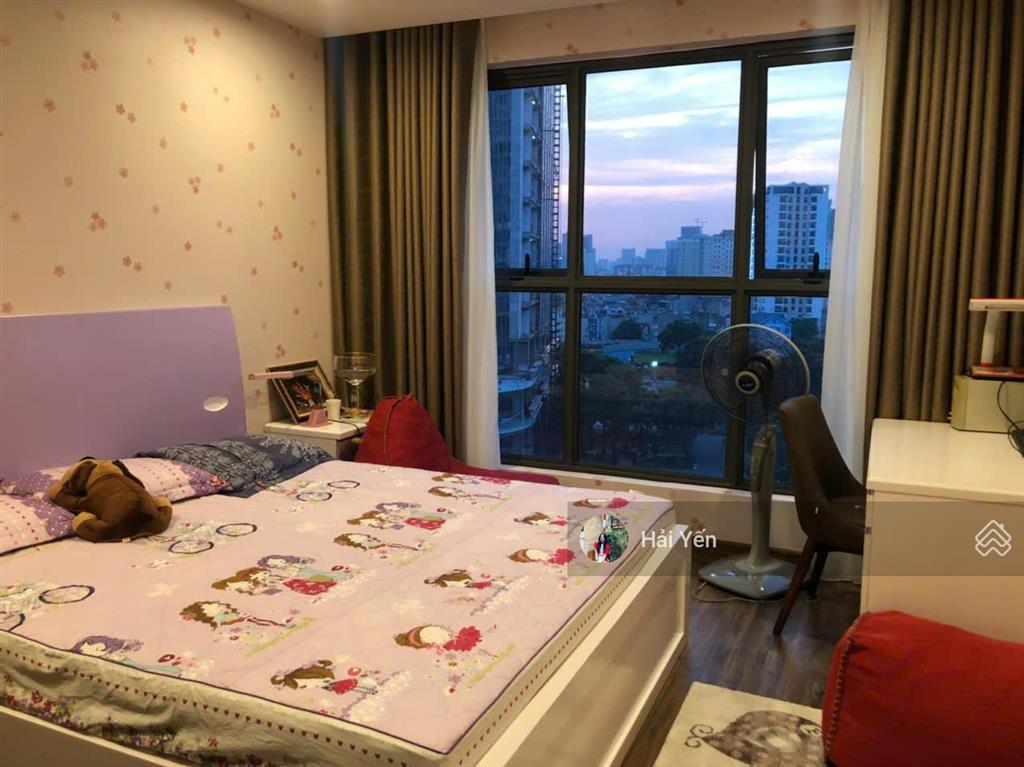 Cho thuê căn hộ 3 phòng ngủ, căn góc, dt 125m2, nội thất hiện đại tại lê văn lương, tòa golden palm