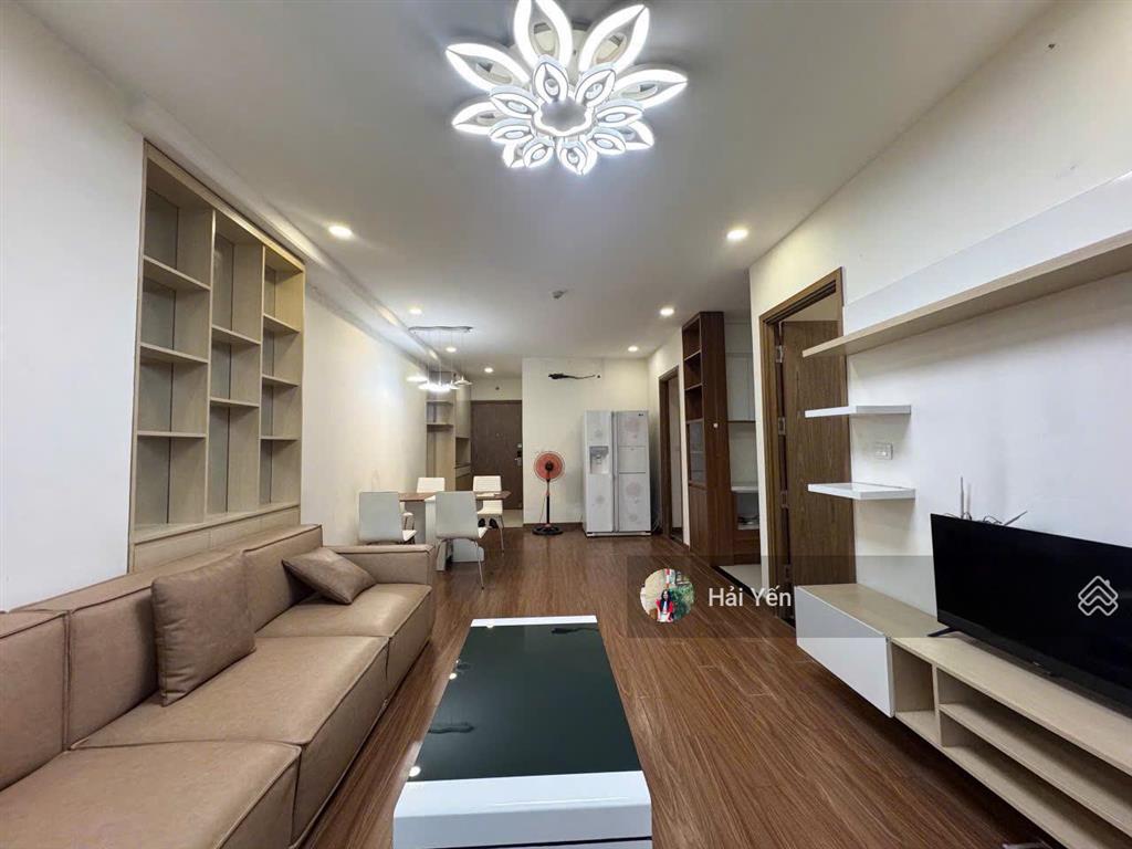 Cho thuê căn hộ tòa golden palm, 21 lê văn lương, dt 95m2, 2pn, hướng mát. giá 18 triệu/tháng