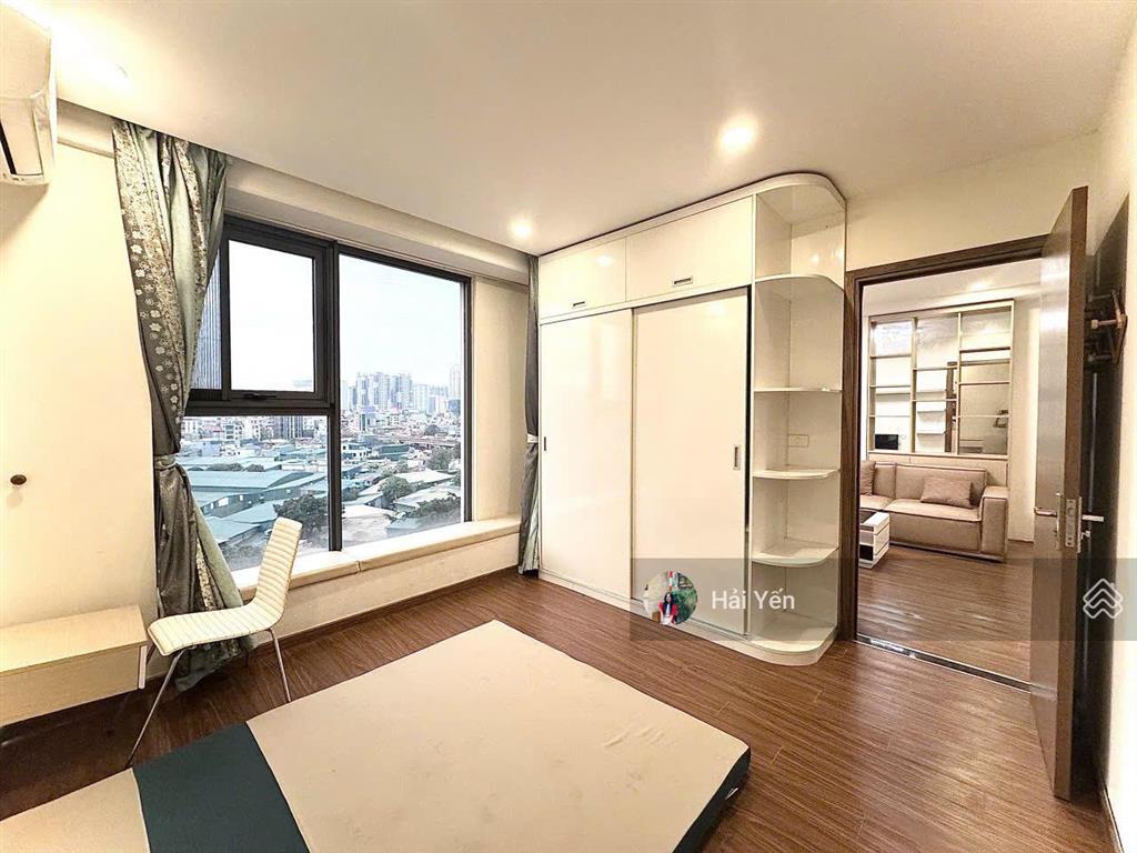 Cho thuê căn hộ tòa golden palm, 21 lê văn lương, dt 95m2, 2pn, hướng mát. giá 18 triệu/tháng
