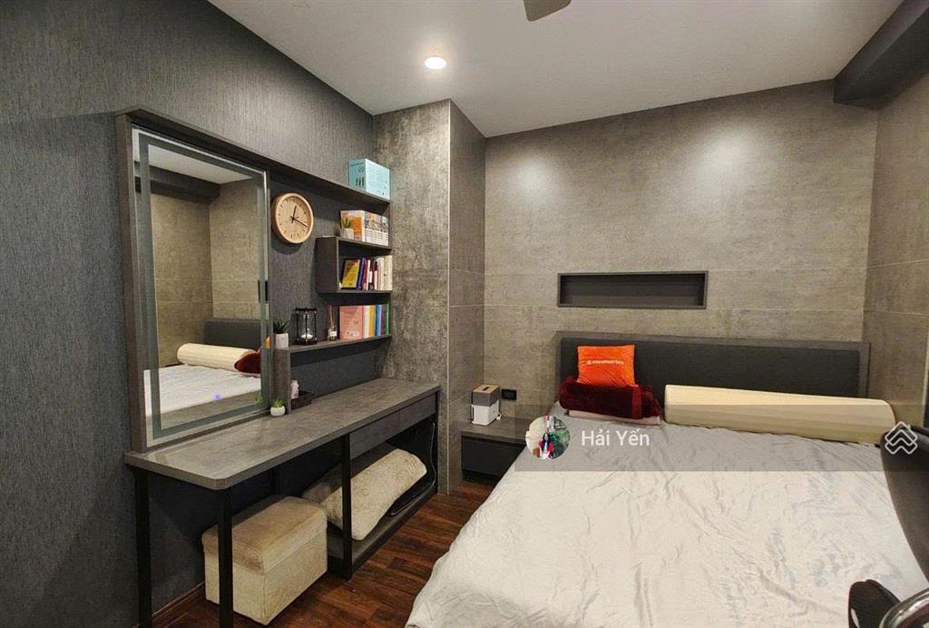 Cho thuê căn hộ 1 phòng ngủ, 1 phòng khách, dt 60m2 tại tòa star city, 23 lê văn lương, nhà đẹp