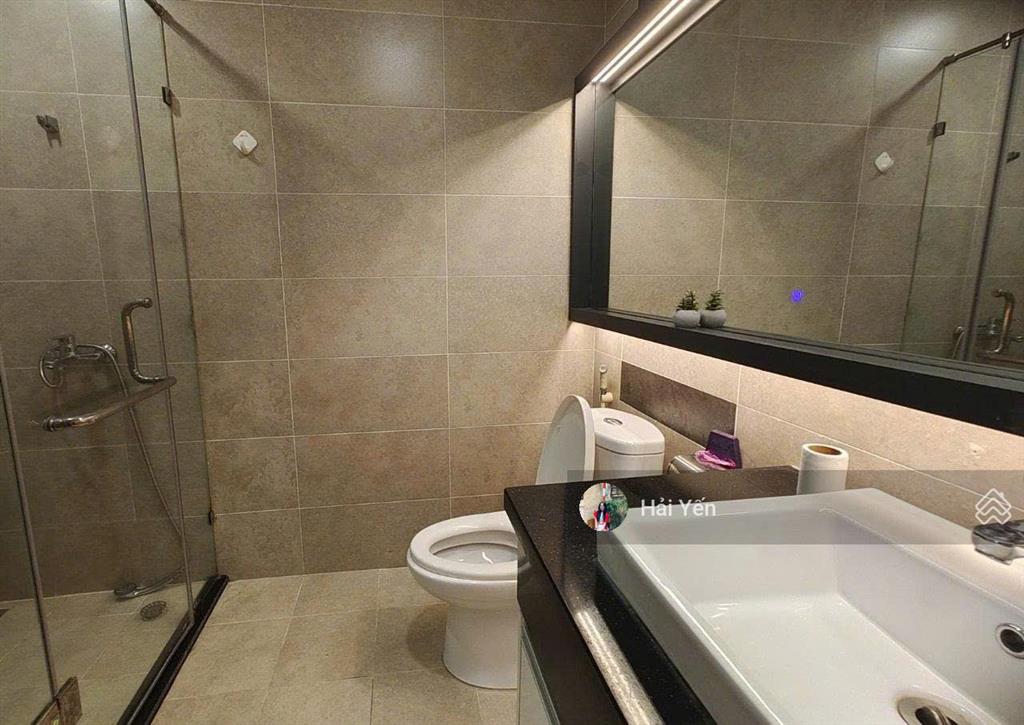 Cho thuê căn hộ 1 phòng ngủ, 1 phòng khách, dt 60m2 tại tòa star city, 23 lê văn lương, nhà đẹp
