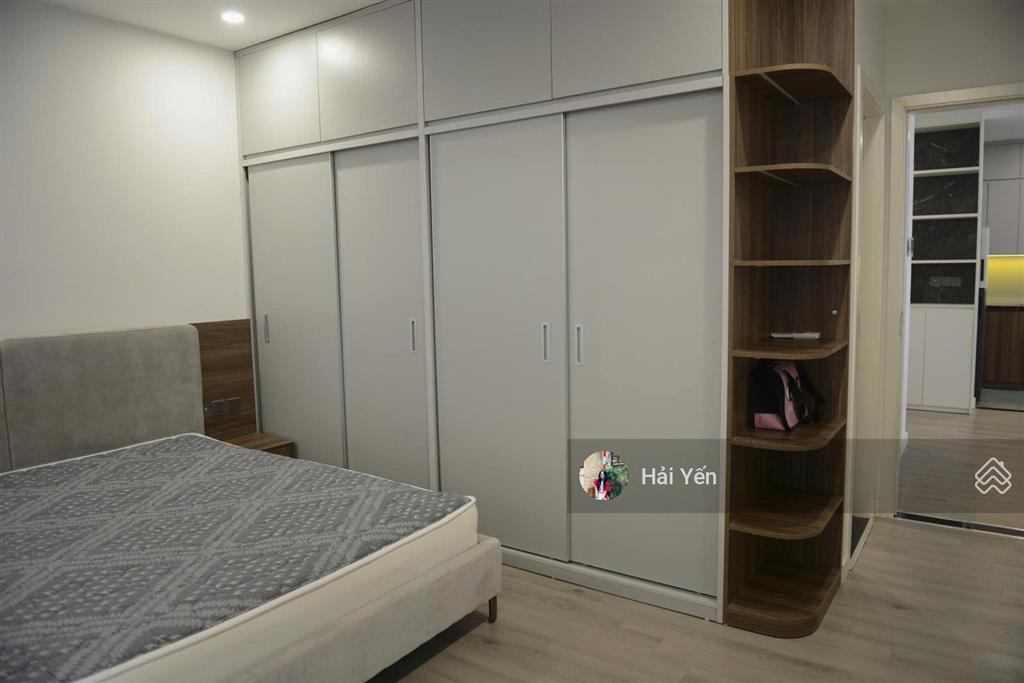 Giá cực tốt mình cho thuê căn 3 ngủ, 2 vs, dt 110m, nhà thoáng vị trí đẹp giá 18tr tại golden palm