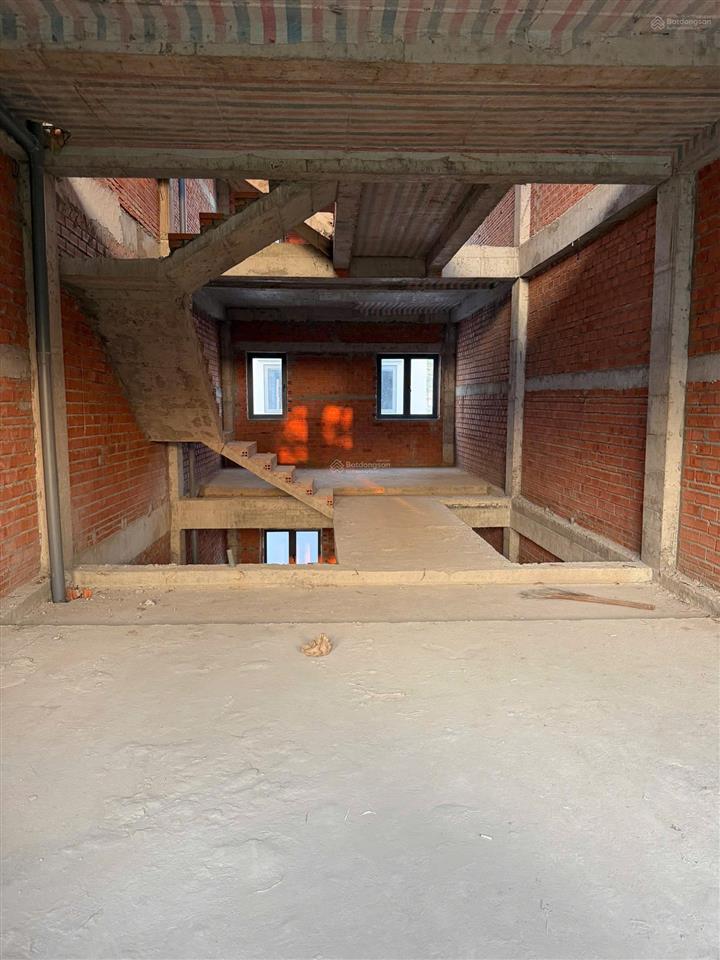 Bán nhà phố đảo valora mizuki park, giá 9,1 tỷ vnd bàn giao hoàn thiện bên ngoài.