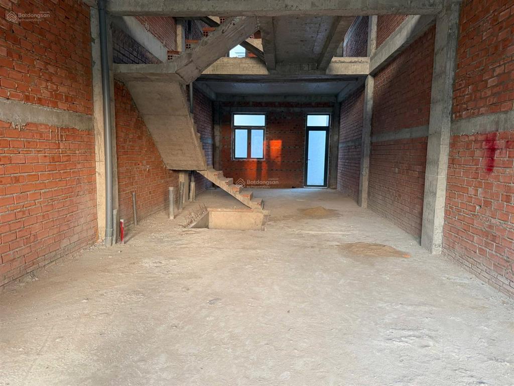 Bán nhà phố đảo valora mizuki park, giá 9,1 tỷ vnd bàn giao hoàn thiện bên ngoài.