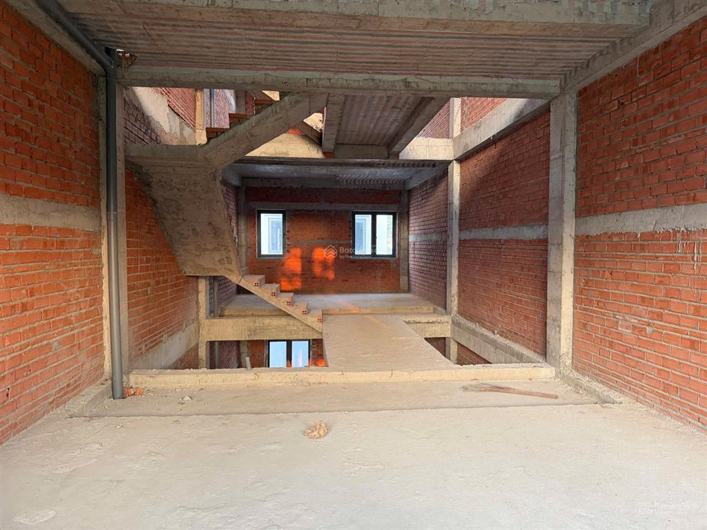 Bán nhà phố đảo valora mizuki park, giá 9,1 tỷ vnd bàn giao hoàn thiện bên ngoài.