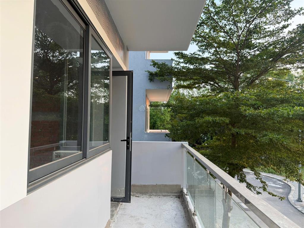 Bán nhà phố đảo valora mizuki park, giá 9,1 tỷ vnd bàn giao hoàn thiện bên ngoài.