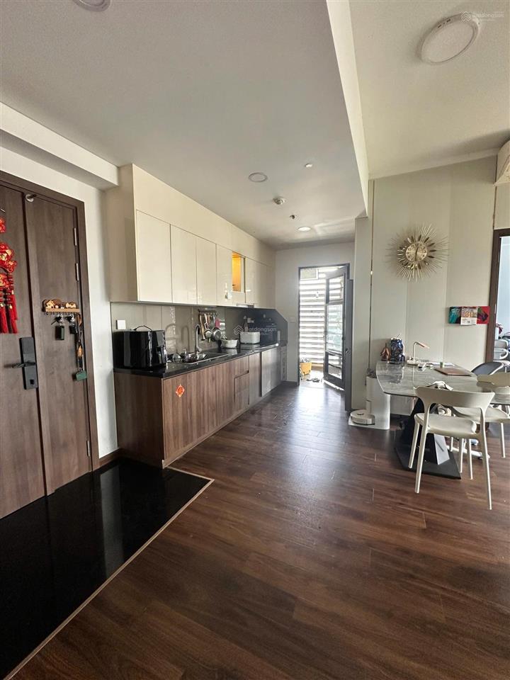 Với 5,8 tỷ sở hữu căn 3pn 2wc/99m2 tại panorama mizuki park, trang bị đầy đủ nội thất.