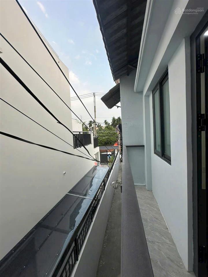Nhà đẹp 2 tầng  sát quốc lộ 13  sổ hồng riêng  chỉ 2,2 tỷ thương lượng