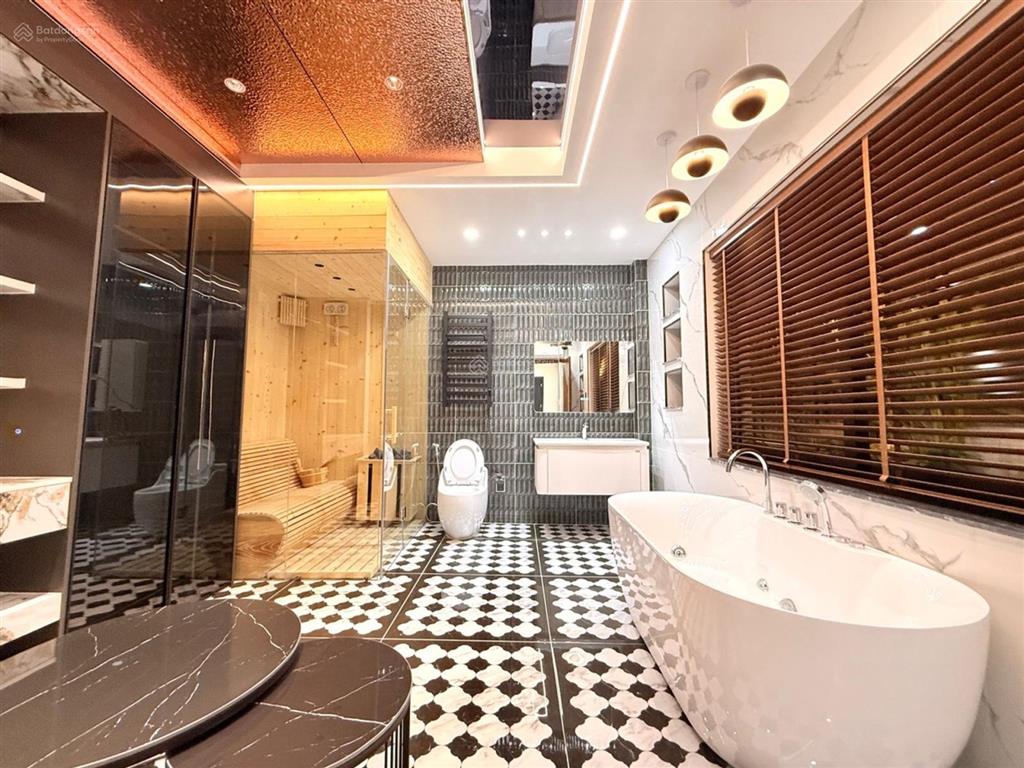 Thống nhất, phường thông tây hội (phường 11 cũ), xây 5 tầng có thang máy