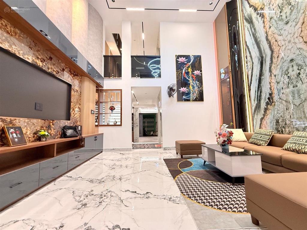 Thống nhất, phường thông tây hội (phường 11 cũ), xây 5 tầng có thang máy