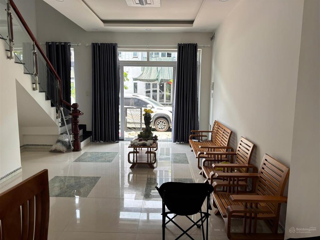 Cho thuê 9 triệu / tháng, 3 ngủ full nội thất phúc an city ( đức hoà  long an ) .